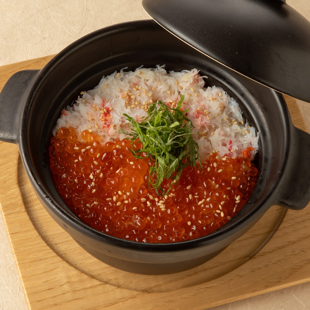 蟹とイクラの土鍋ごはん